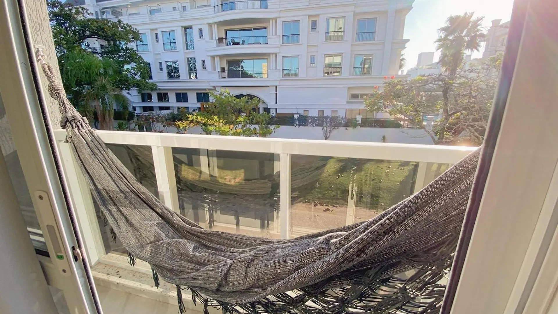 150M Da Praia De Jurere - Excelente Apartamento Florianópolis